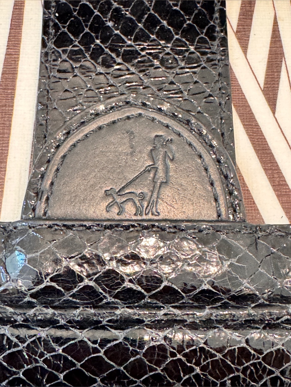 New York Icon Henri Bendel W57th Street Train Case in Disturbed Pattern - Picture 8 of 15